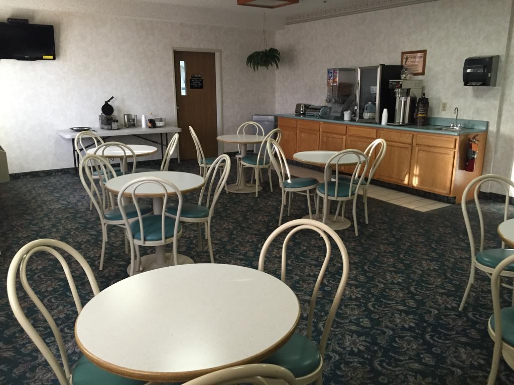 Super 8 By Wyndham Willcox Motel Exterior photo